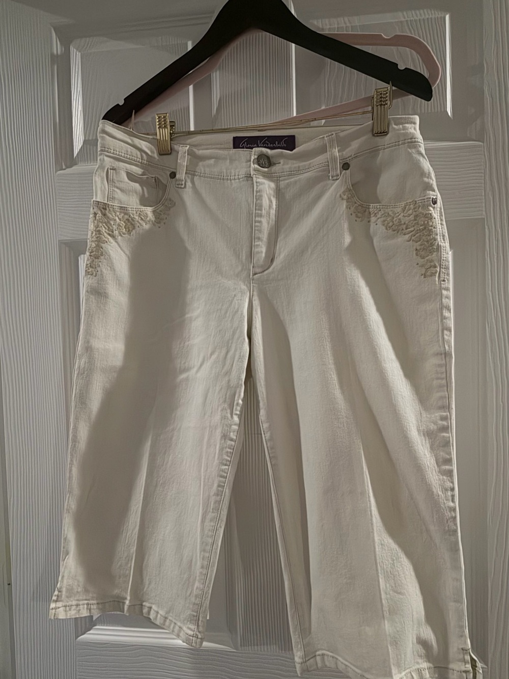 Gloria Vanderbilt Size 10 Cream and Black Label Women’s Pants